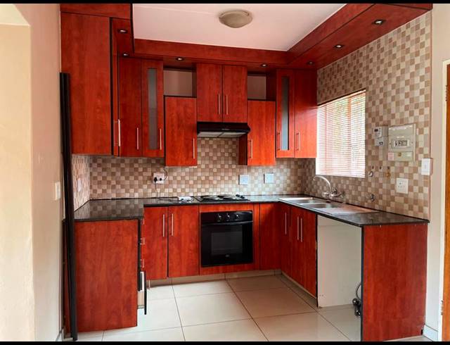 2 BEDROOM DUPLEX FOR SALE IN DIE HOEWES